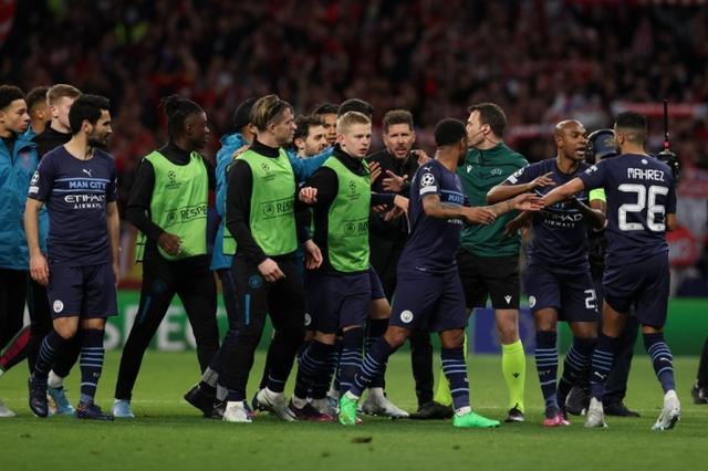 利物浦欧冠小组赛关键战平切尔西（欧冠小组赛重头戏：利物浦与切尔西战成平局）