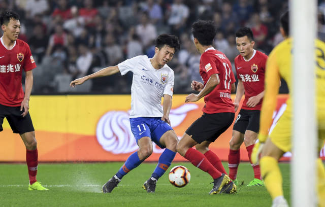 詹姆斯谈加冕庆祝：这辈子第一次这么张扬，今天需要这个时刻（詹姆斯谈加冕：生涯首次高调庆祝，今天就需要这个瞬间）