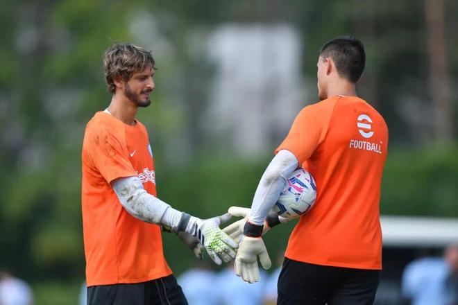 穆斯卡特：若抱着打平的心态是非常危险的；李新翔参加了合练（穆斯卡特：守平心态太危险，李新翔已随队合练）