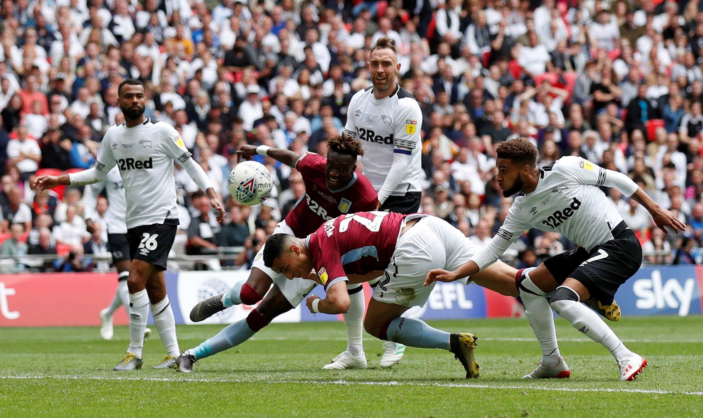 足球最残酷，也最公平（足球：残酷却公正）